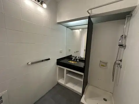 Departamento en alquiler anual, Barrio Retiro, Recoleta, Barrio Norte, Juncal al 700. 2 dormitorios