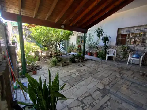 Casa en  Mataderos 4 amb con garaje y terraza!