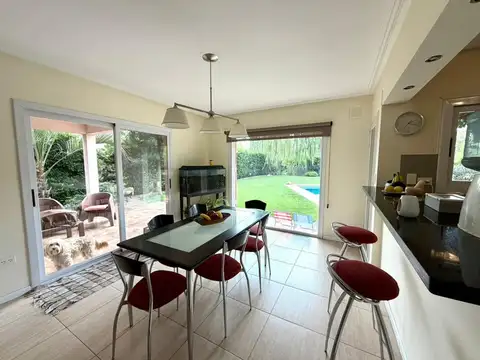 Casa en Venta con 1 cochera