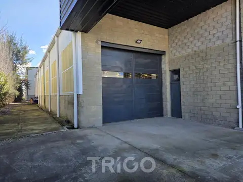 Oportunidad. Galpón de 1350m2 en venta y alquiler Polo industrial Ezeiza Zona Sur