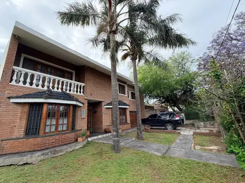 Casa en venta en la mejor zona de Marqués de Sobremonte con amplio patio y excelentes espacios