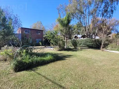 Venta. Casa 3 Ambientes. 2 Plantas. Pileta. En esquina. Parque Sakura. Exaltación De La Cruz