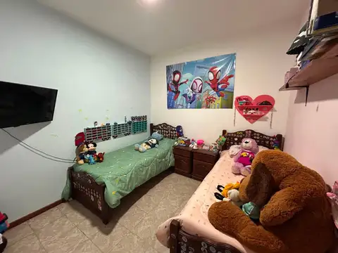 Casa 4 ambientes con 2 baños