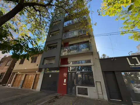 Avenida 25  al 700