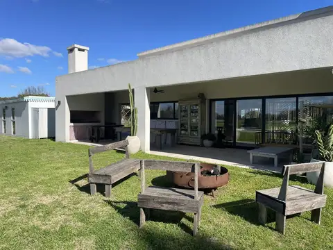 Casa en Venta en La Escondida, USD 350.000