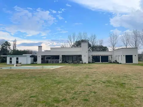 Casa en Venta, 4 Ambientes, en Barrio Cerrado La Escondida, Pilar, GBA Norte