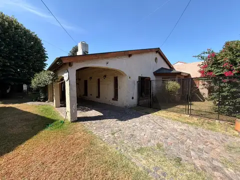 Casa chalet 5 ambientes- Ituzaingó Norte