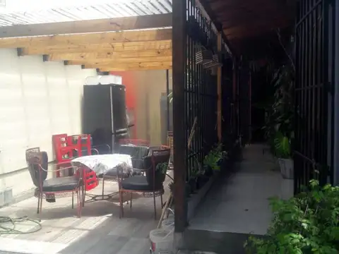 Rojas 1500 V crespo Local con viv y coch lote ppio u$540.000