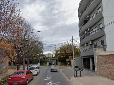 Presidente Arturo Umberto Illia e/ Güemes y Luis María Campos