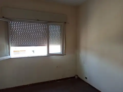 Avenida Hipólito Yrigoyen 14900