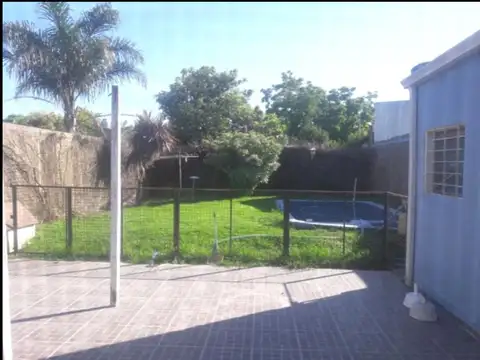 Casa en Venta La Plata Los Hornos con pileta