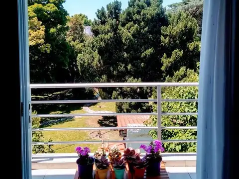 Hipolito Irigoyen 9700, Piso 2