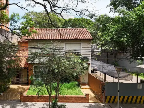 CASA EN VENTA FRENTE A LA PLAZA SAN MARTÍN, POSADAS