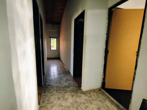 Venta  Casa 4 Ambientes en Villa Luzuriaga