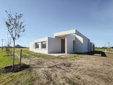 Casa de 3 dormitorios de oportunidad en Vida Club de Campo