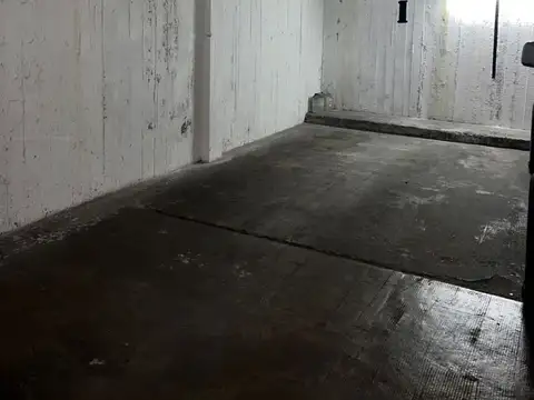 Cochera fija por rampa en desnivel