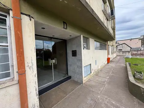 DPTO 4 AMB CON COCHERA EN VENTA, BERAZATEGUI