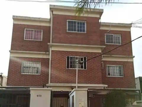 Departamento en venta - 2 Dormitorios 1 Baño - Ramos Mejía