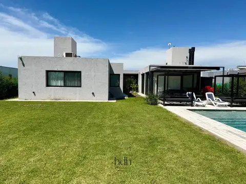 Casa en Alquiler en Córdoba, USD 2.500