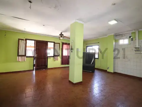 Casa 6 ambientes con 3 baños