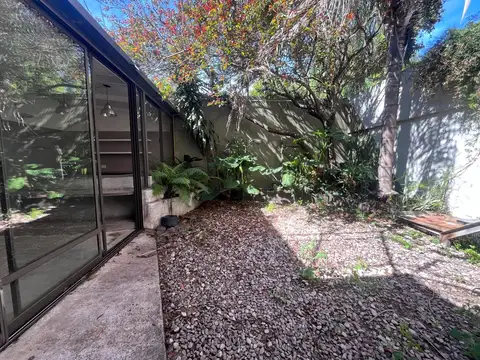 Casa sobre lote propio en Villa Urquiza / Saavedra