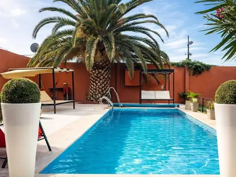 Exclusiva propiedad en Lunlunta parque y piscina