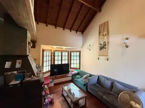Casa en Venta con 6 cocheras