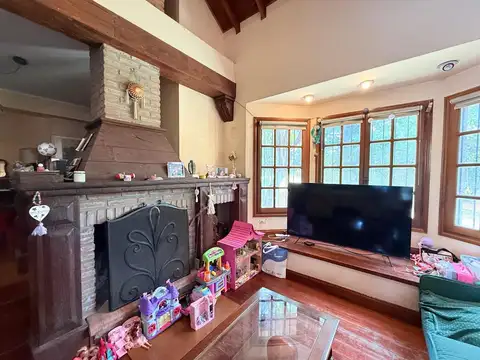 Casa 6 ambientes con 5 baños