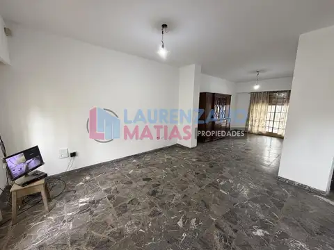 Casa en Alquiler con 1 cochera