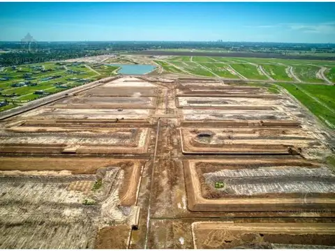 VENTA DE TERRENO - FUNES LAKE - CANAL CENTRAL Y OTROS