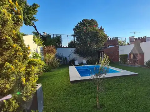 Casa en Venta en Villa Luzuriaga, USD 380.000