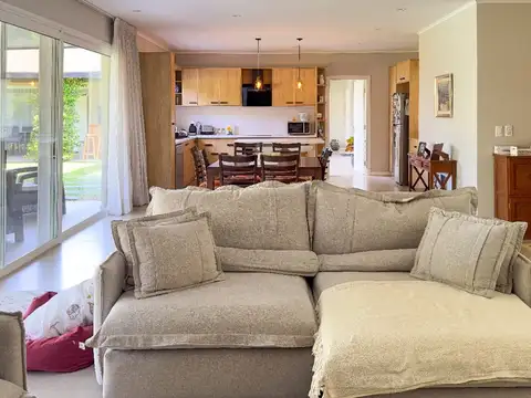 Casa en Venta al Oeste