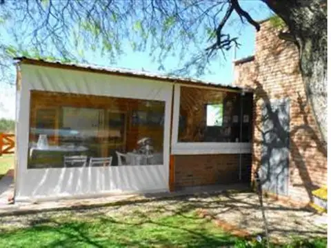 Casa 2 ambientes con 1 baño