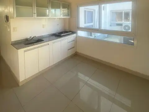 Av. Corrientes casi Centenario