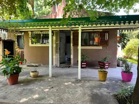 Casa en Venta con 2 cocheras