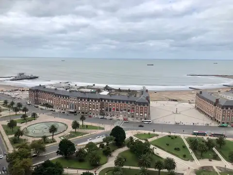 Vista al mar a pasos de la playa fte Plaza Colón