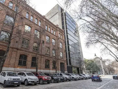 Local a estrenar - apto todo destino - lado Chile 