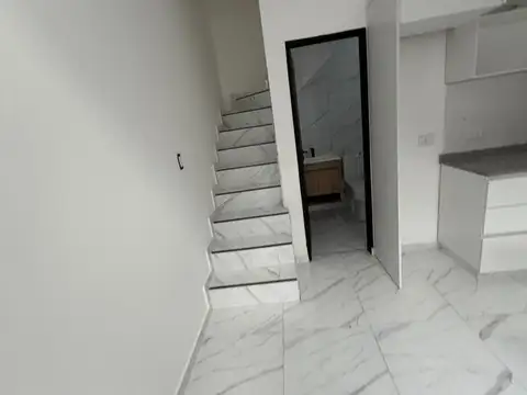 Depto Tipo Casa en Venta en Lanús Oeste, USD 60.000