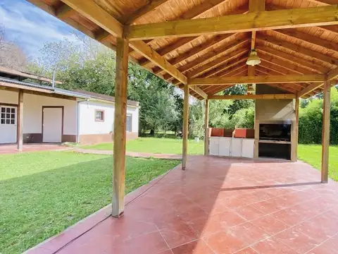 Casa en Venta con 4 cocheras