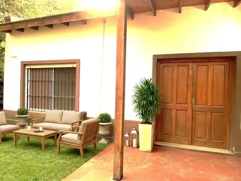 Casa en Venta con 4 cocheras