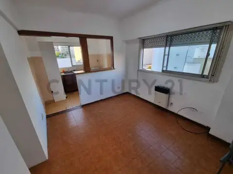 Almirante Brown 400, Piso 0