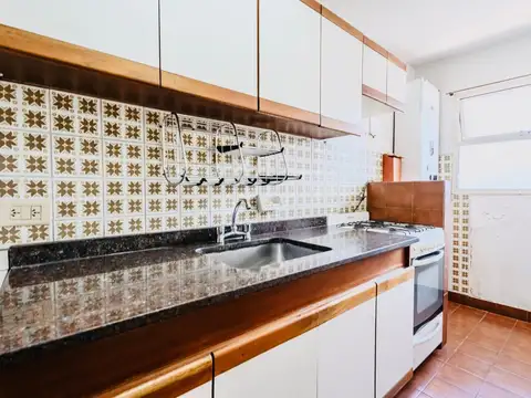 Depto. 4 Amb. en Venta en P. Patricios con Patio