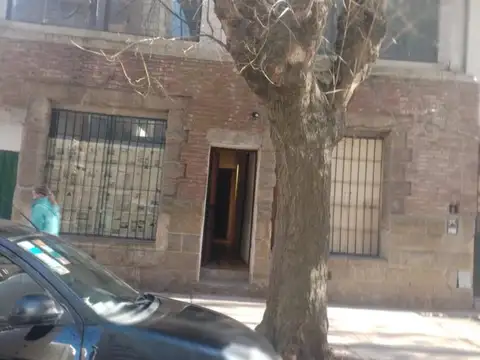 Casa 11 ambientes con 5 baños