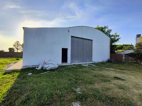 Galpón en alquiler con amplio terreno