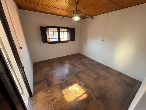 Casa 2 ambientes con 1 baño