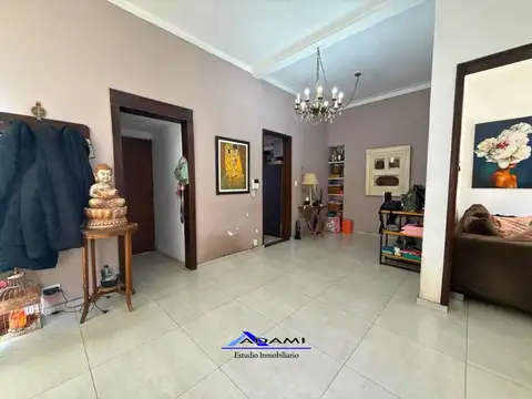 Casa 7 ambientes con 3 baños