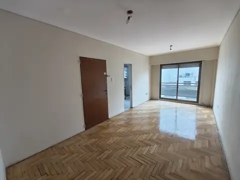 EXCLUSIVO SEMIPISO 2 AMBIENTES CON BALCÓN Y PATIO