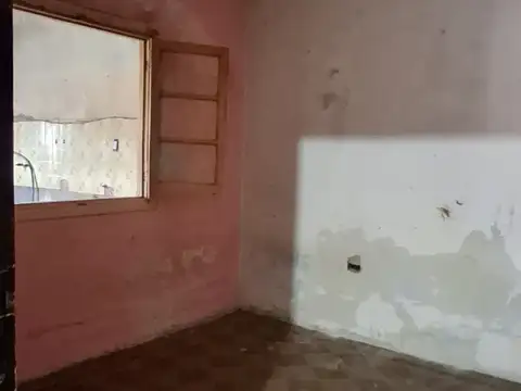 Casa 5 ambientes con 1 baño