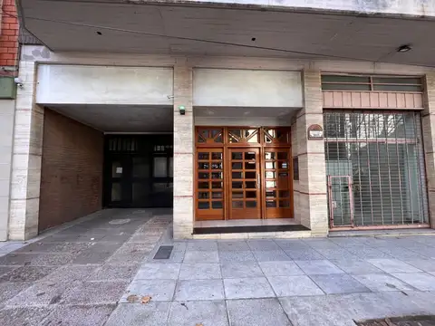 ALQUILER- Departamento 3 amb amplio ZONA CENTRICA.