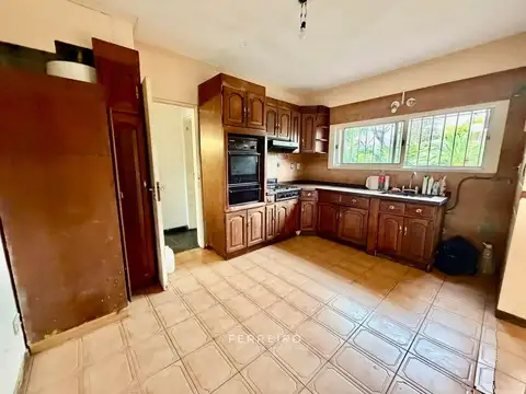 Casa 6 ambientes con 3 baños